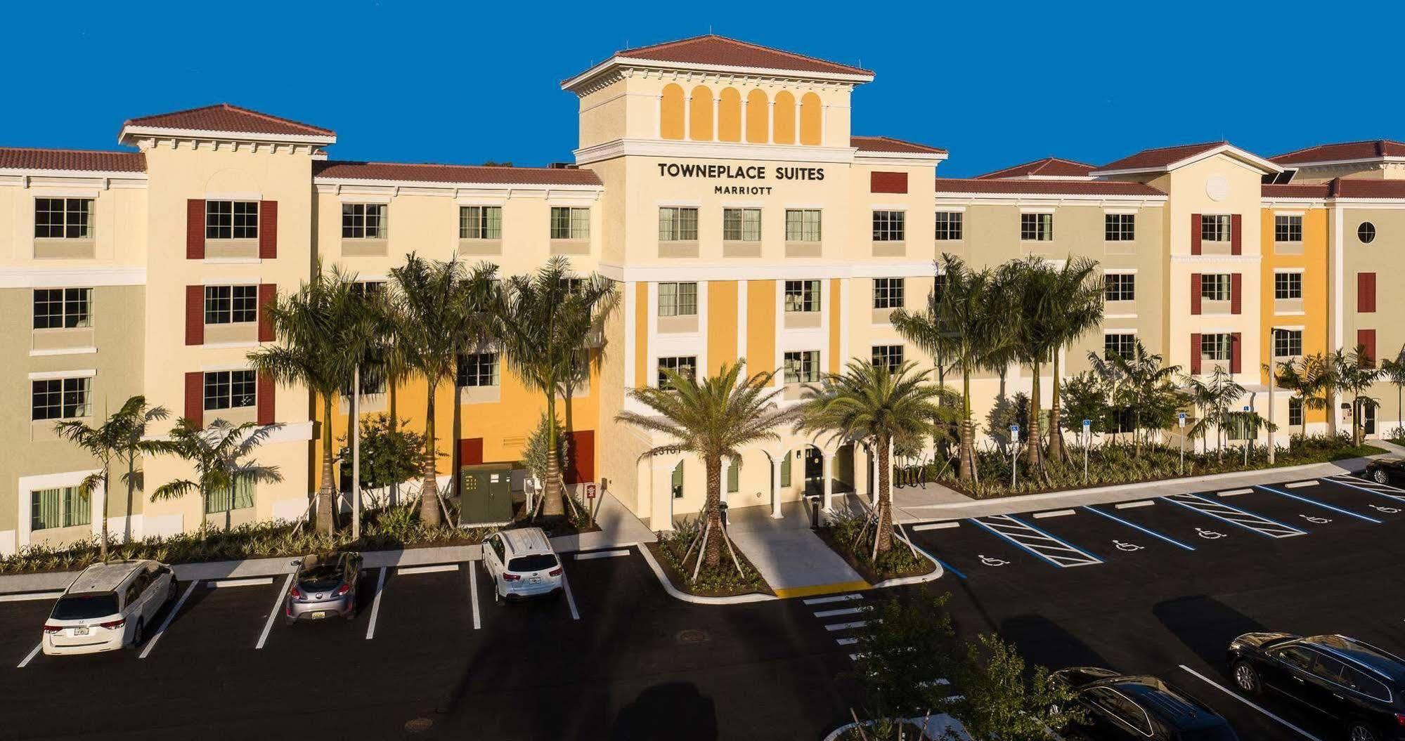 Towneplace Suites By Marriott Fort Myers Эстеро Экстерьер фото